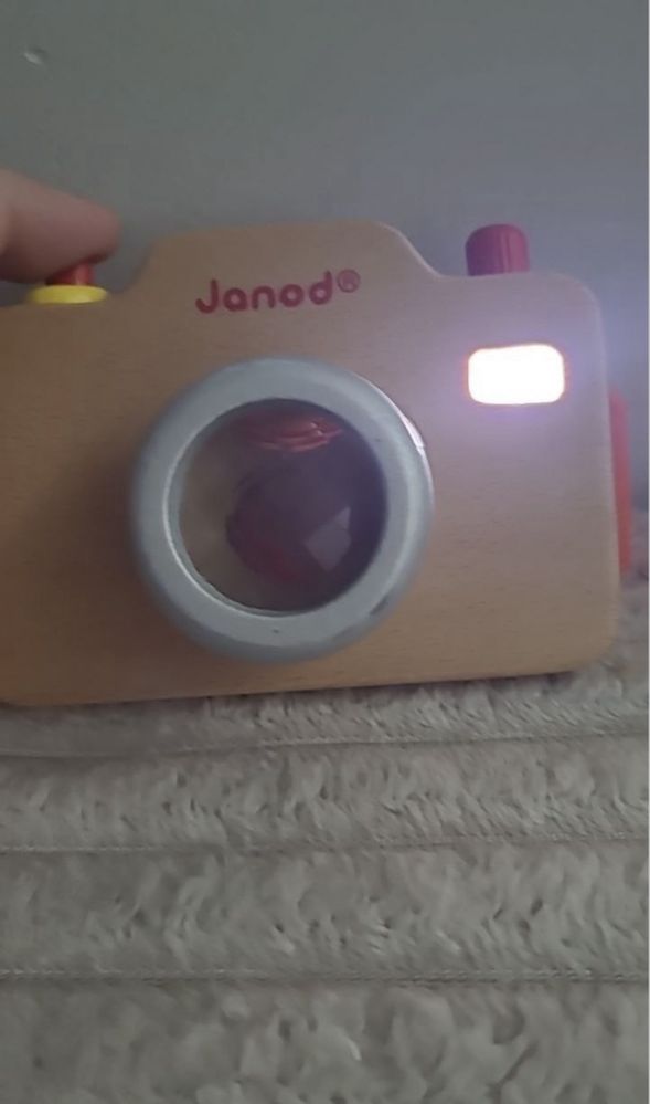 Drewniany Zabawkowy aparat fotograficzny dla dzieci z déwiekiem Janod