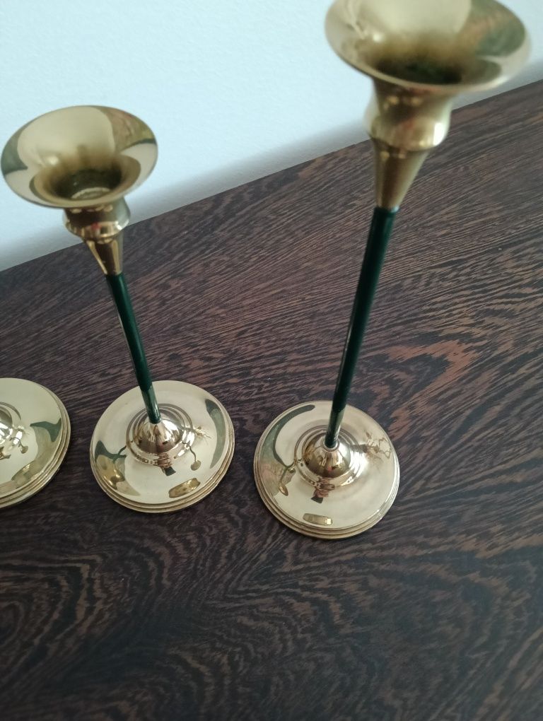3 castiçais em excelente estado de latão