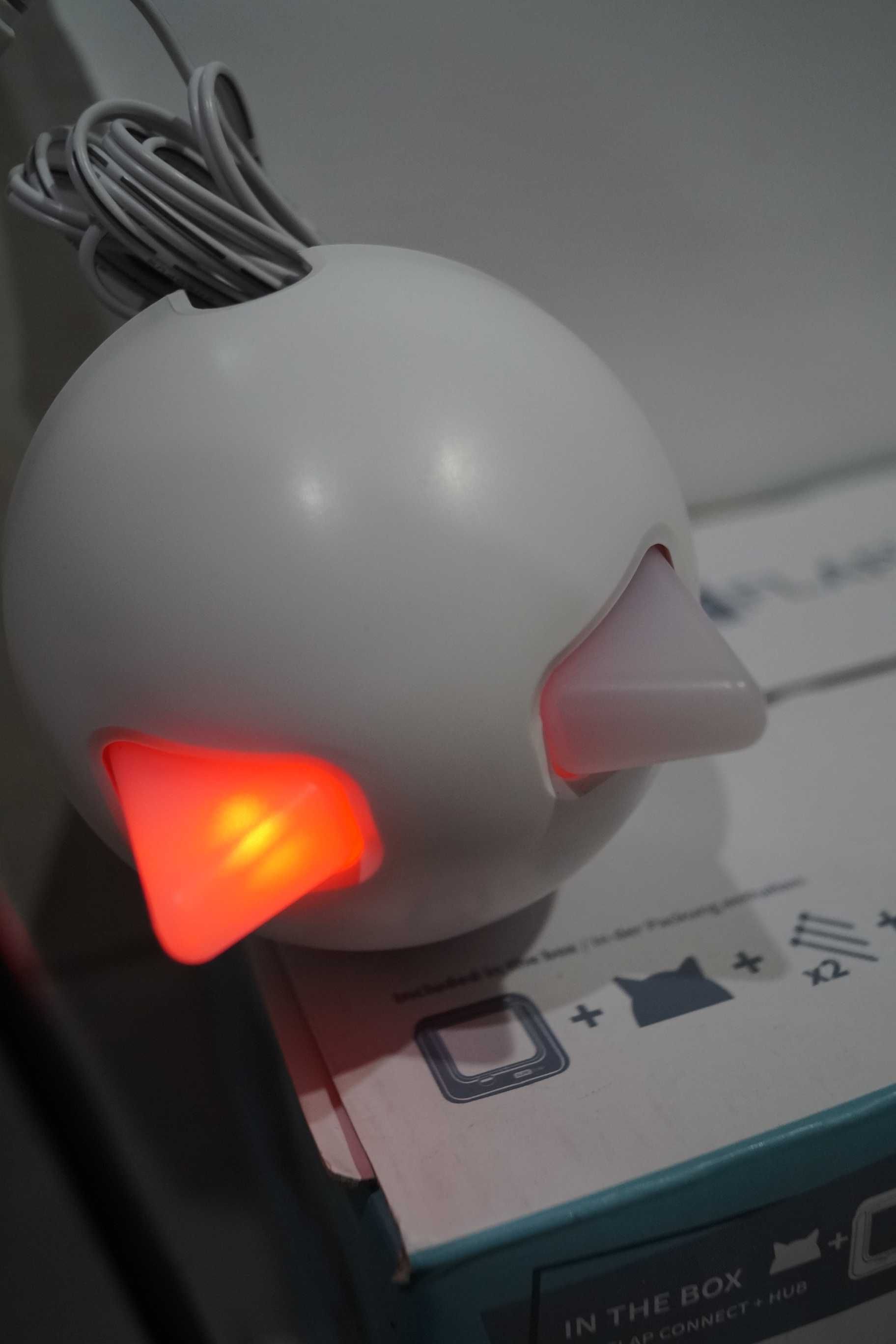 Zestaw drzwiczki wahadłowe dla kota SureFlap Connect z hubem białe