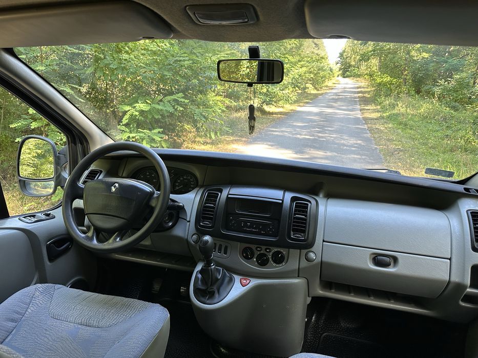 Renault Trafic 2005 rok 1.9 dci 80 5 osobowy Klimatyzacja Zadbany