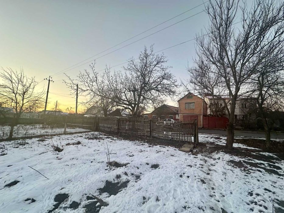ФАСАДНА земельна ділянка в мікрорайоні Пирогово