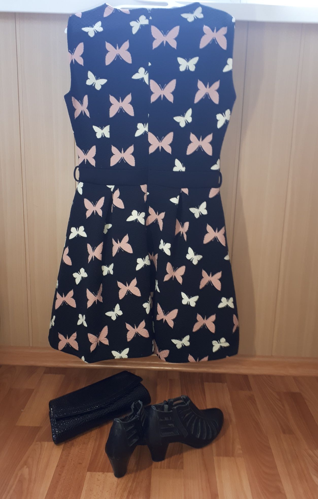 Платье Rinascimento бабочки букле,  размер L (46-48 укр.) + ПОДАРОК