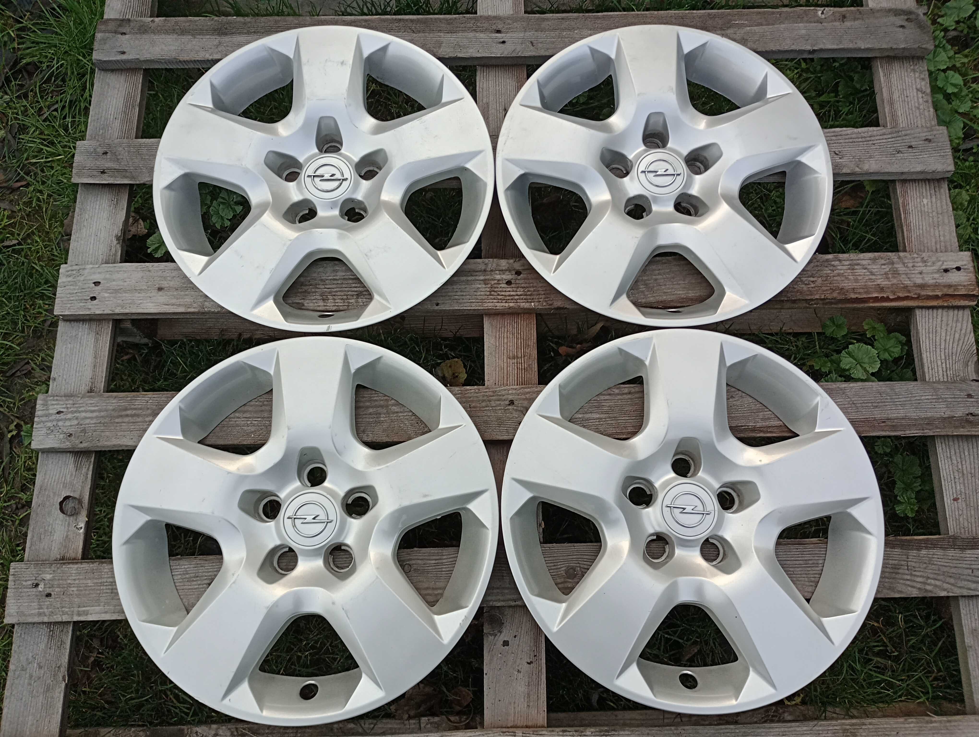 Kołpaki STRUKTURALNE 16 cali OPEL Astra Zafira Vectra Insignia