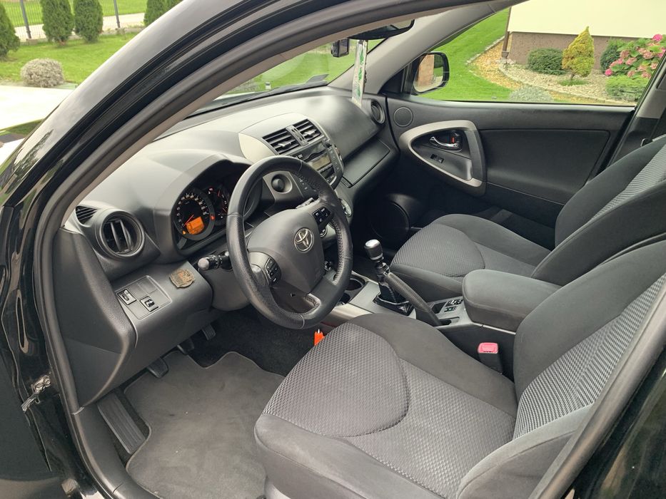 Toyota RAV 4 - 2010 samochód na sprzedaż