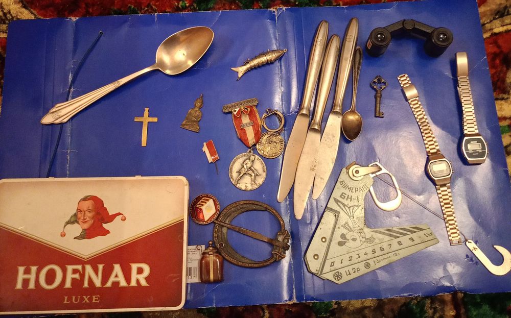 Bibeloty medal wpinka noże FSO