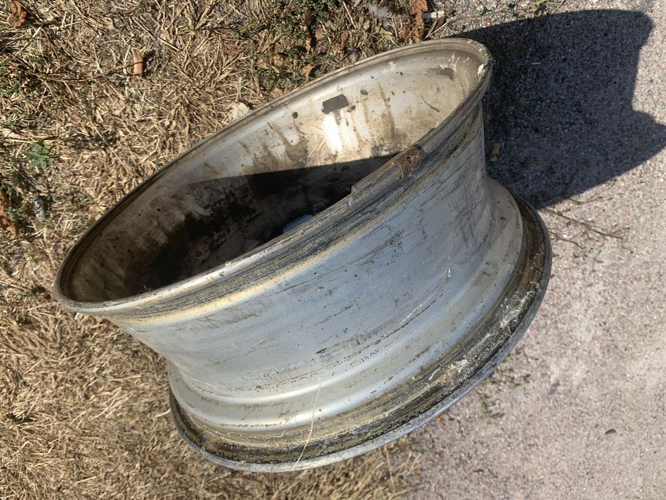 продам 2 диска audi r15 195/65