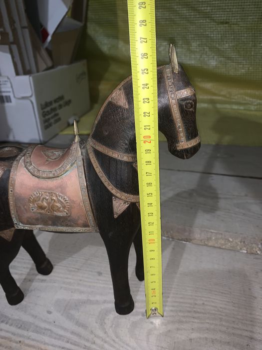 Продам статуэтка лошади марвари, украшенная металлическими вставками