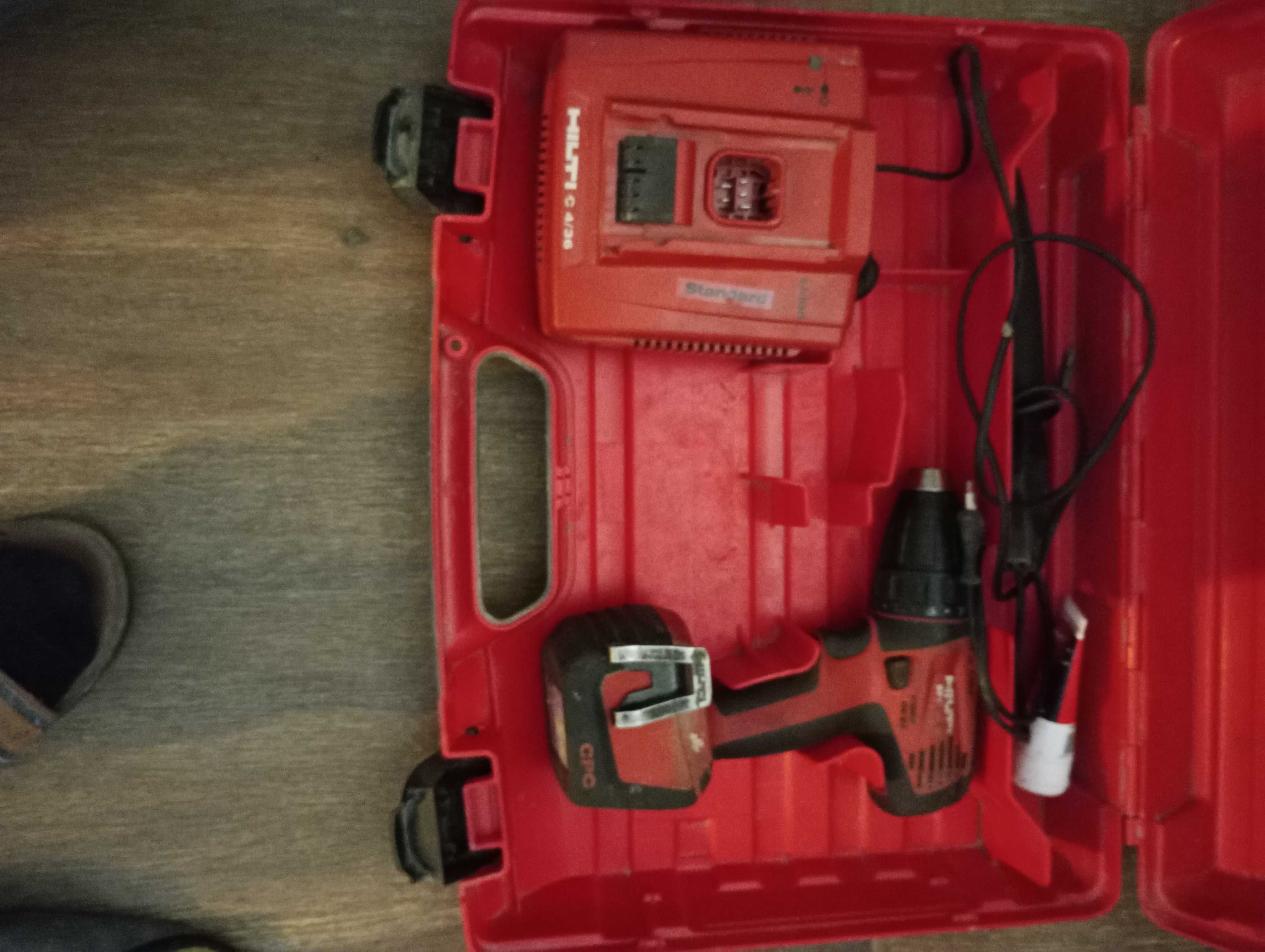 Wkrętarka Hilti  14,4V, ładowarka i baterią w oryginalnej walizce,