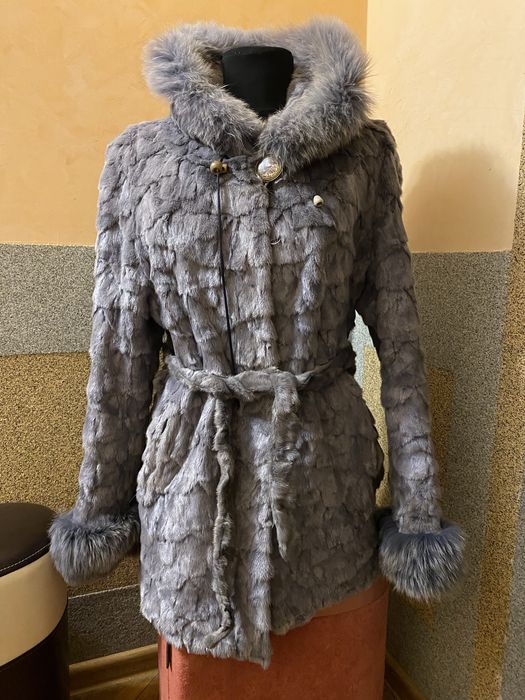 Продаж жіночих шуб