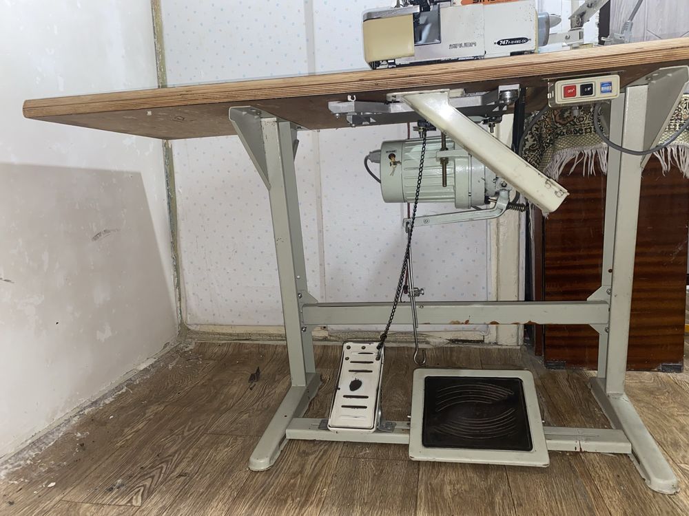 220V Оверлок 4х ниточный