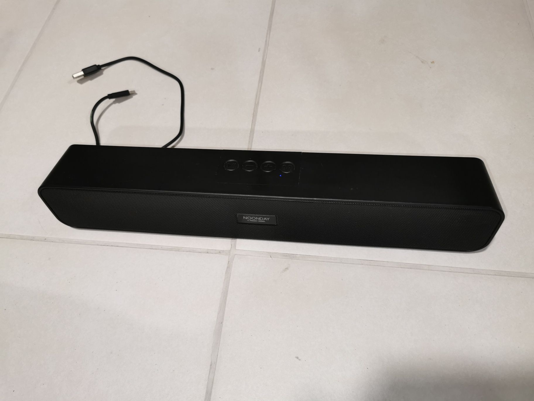 Conjunto colunas Bluetooth NGS ROLLERSLANG e NOONDAY by Fresh & Rebel