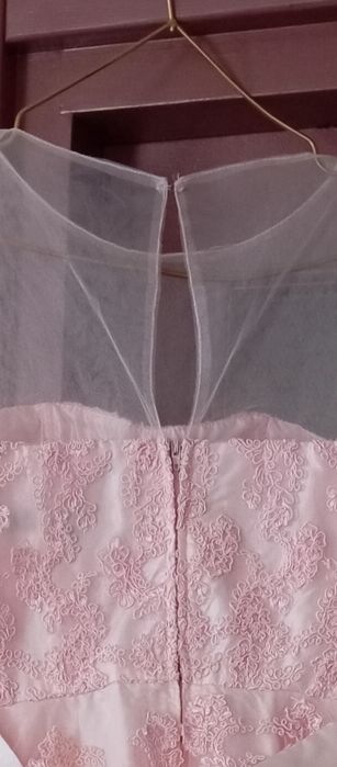 Вечернее розовое платье