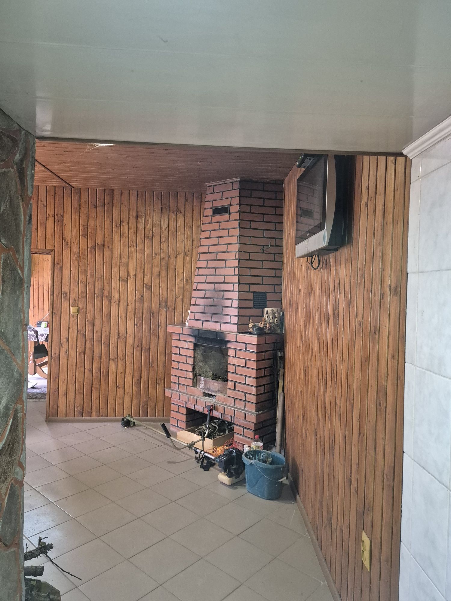 Продаж будинку- бані в місті.