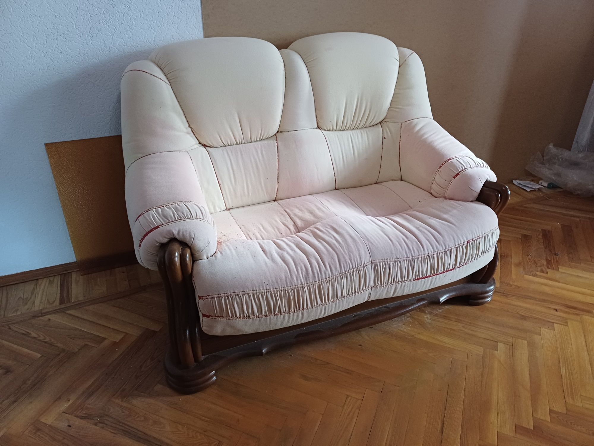 Продам два дивани
