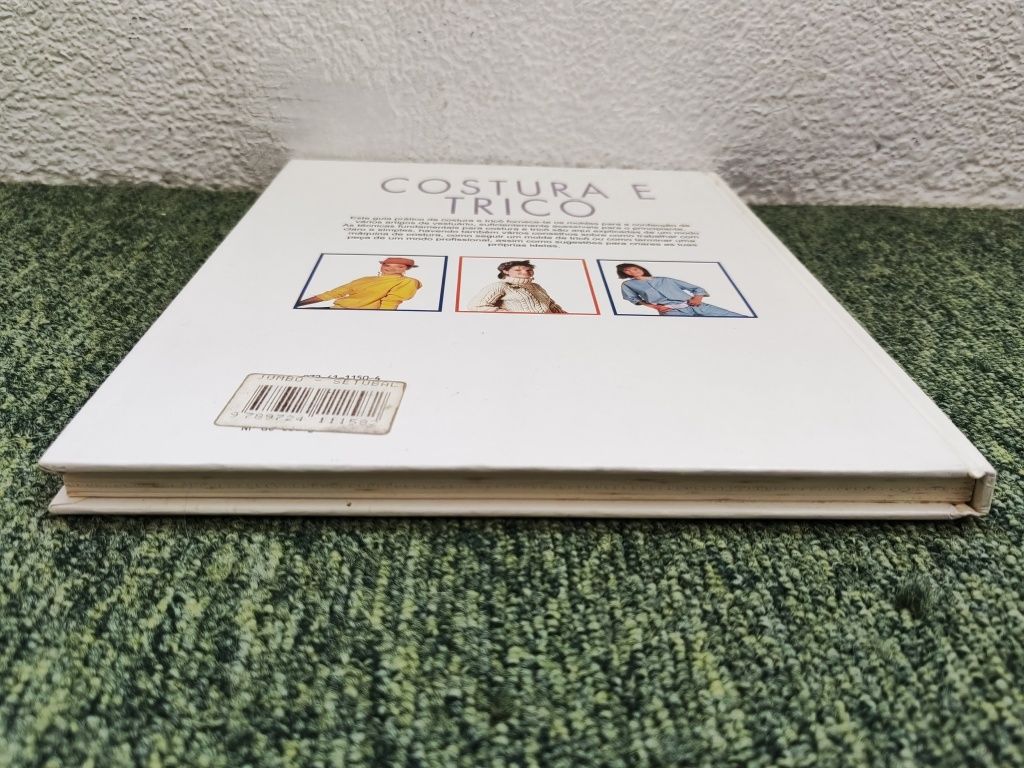 Livro "Guia Juvenil Costura e Tricô - confecção de vestuário"