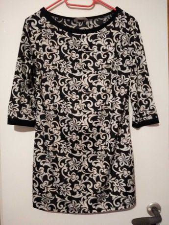 Sukienka krótka czarna w białe wzory rozmiar M/L