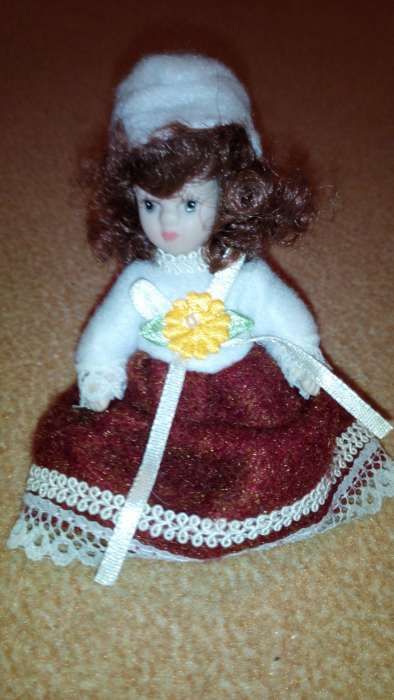 Лялька (кукла) фарфорова, декоративна.
