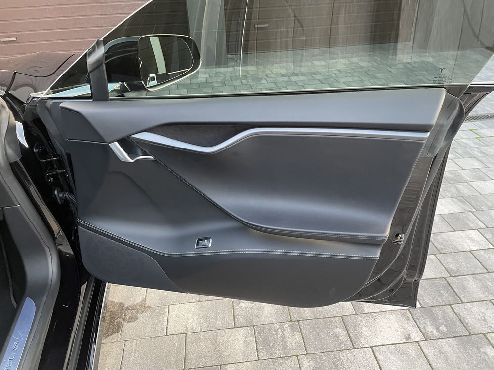 Tesla Model S 75D 2018 intel