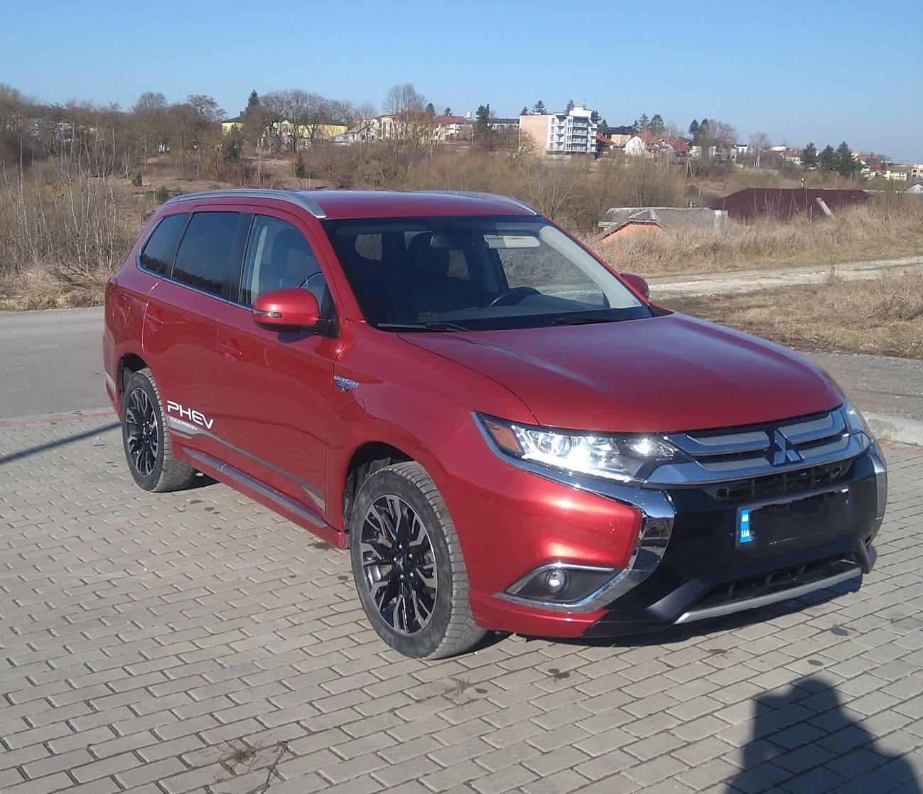 Продається Mitsubishi Outlander Plug-in Hybrid (PHEV).