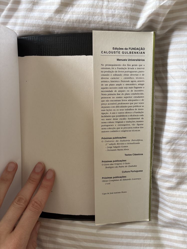 Livro - “Mecânica dos Materiais”