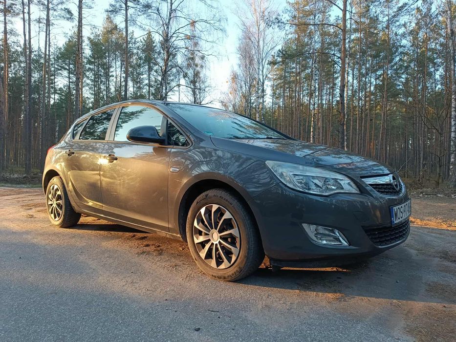 Opel astra J benzyna