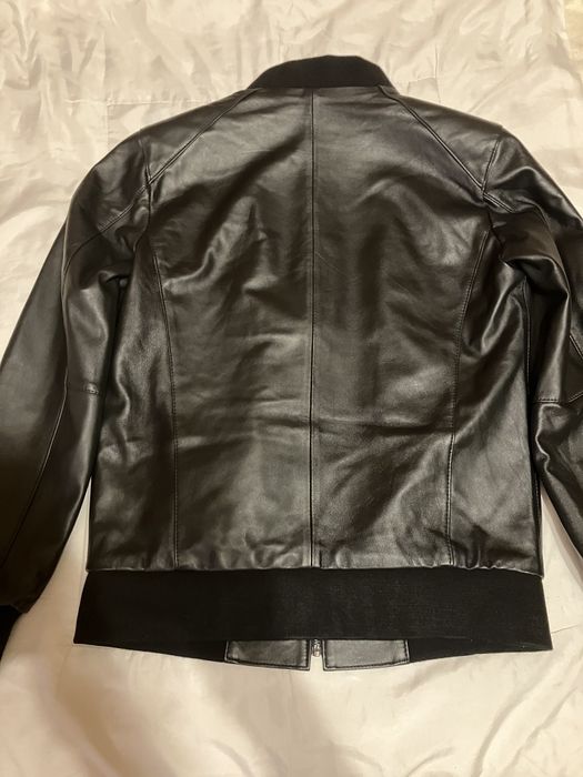 Мужской кожаный бомбер