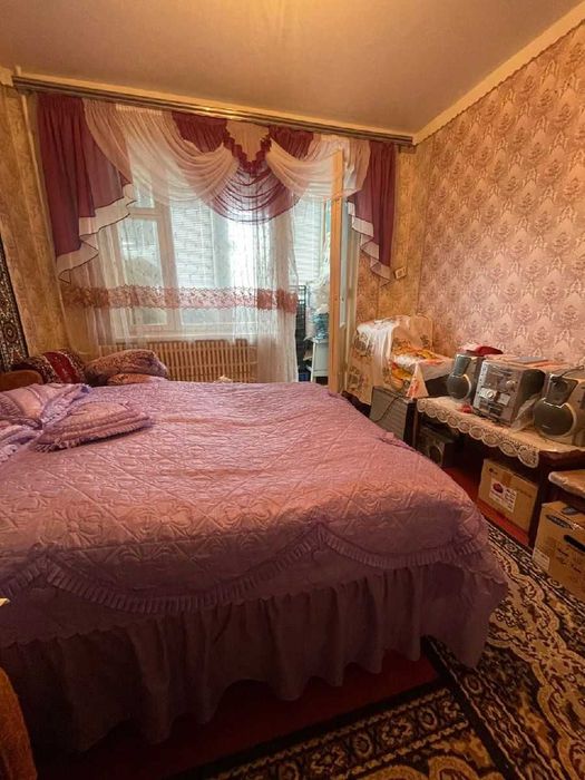 HE S4 Продам 3 комнатную квартиру метро Роганский ж/м ул. Луи Пастера