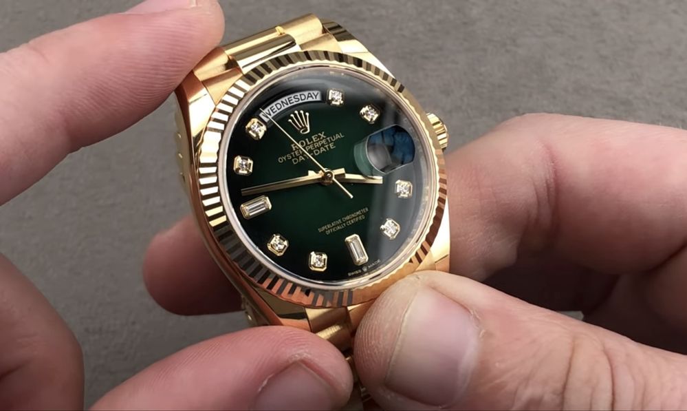 Rolex date just verde e dourado