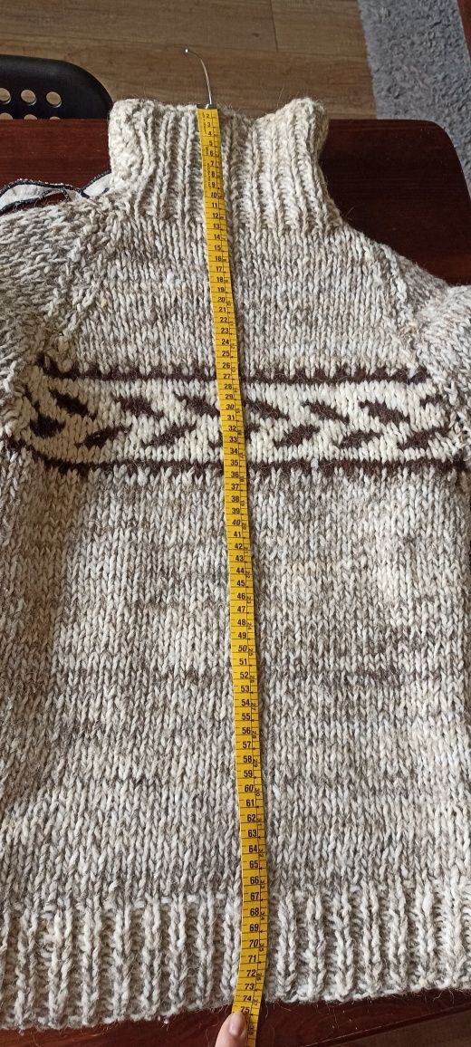 Wełniany gruby sweter
