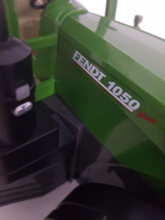 Jamara Zdalnie Sterowany Traktor Fendt 1050 Vario 1:16
