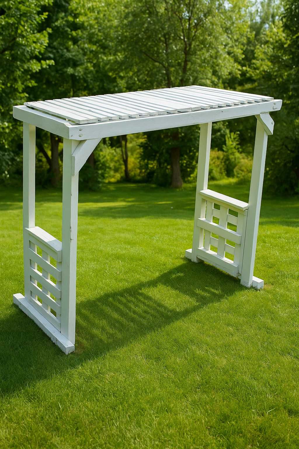 Pergola huśtawka biała drewniana okazja drewutnia