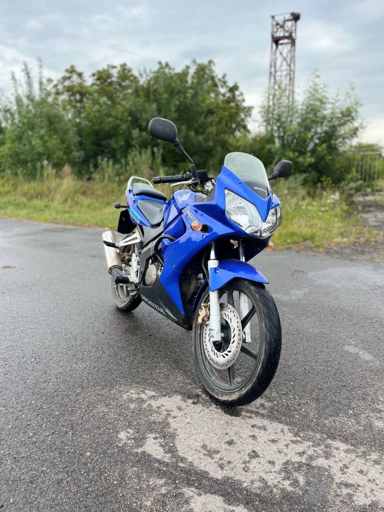 Мотоцикл Honda cbr125r