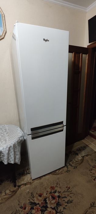 Холодильник Whirlpool
