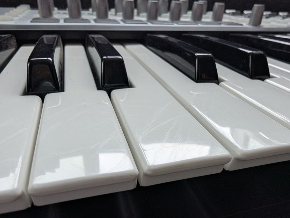 Novation® reMOTE 61SL MK2 klawiatura sterująca MIDI kontroler