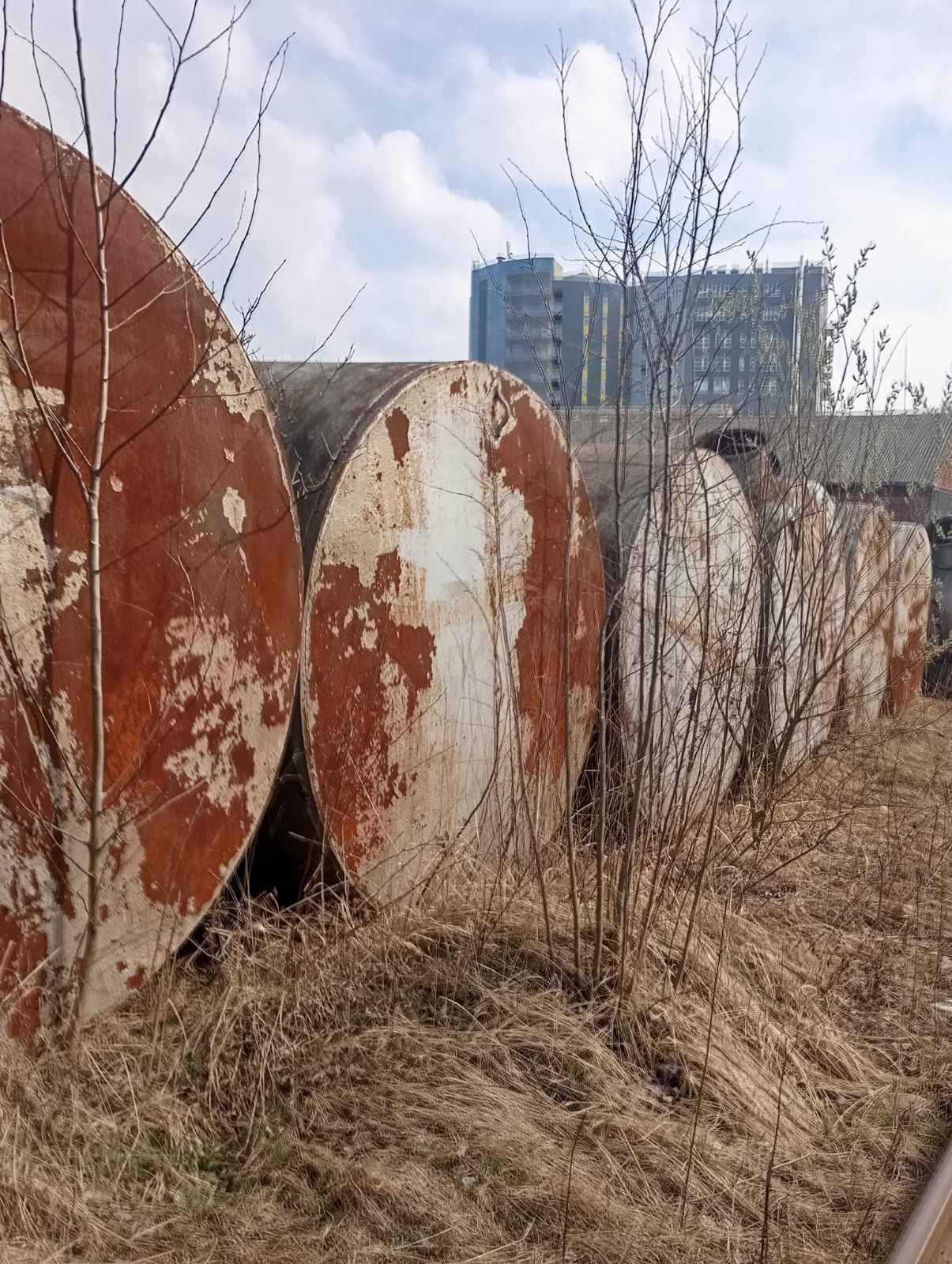 продам металеві бочки . З ДИЗ ТОПЛИВА. 1.20м×4.50м. 1.80×2.50м.