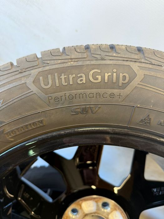 Honda CR-V E-PHEV koła Alu 235/60r18 Goodyear Zima 5x114,3 Oryginał