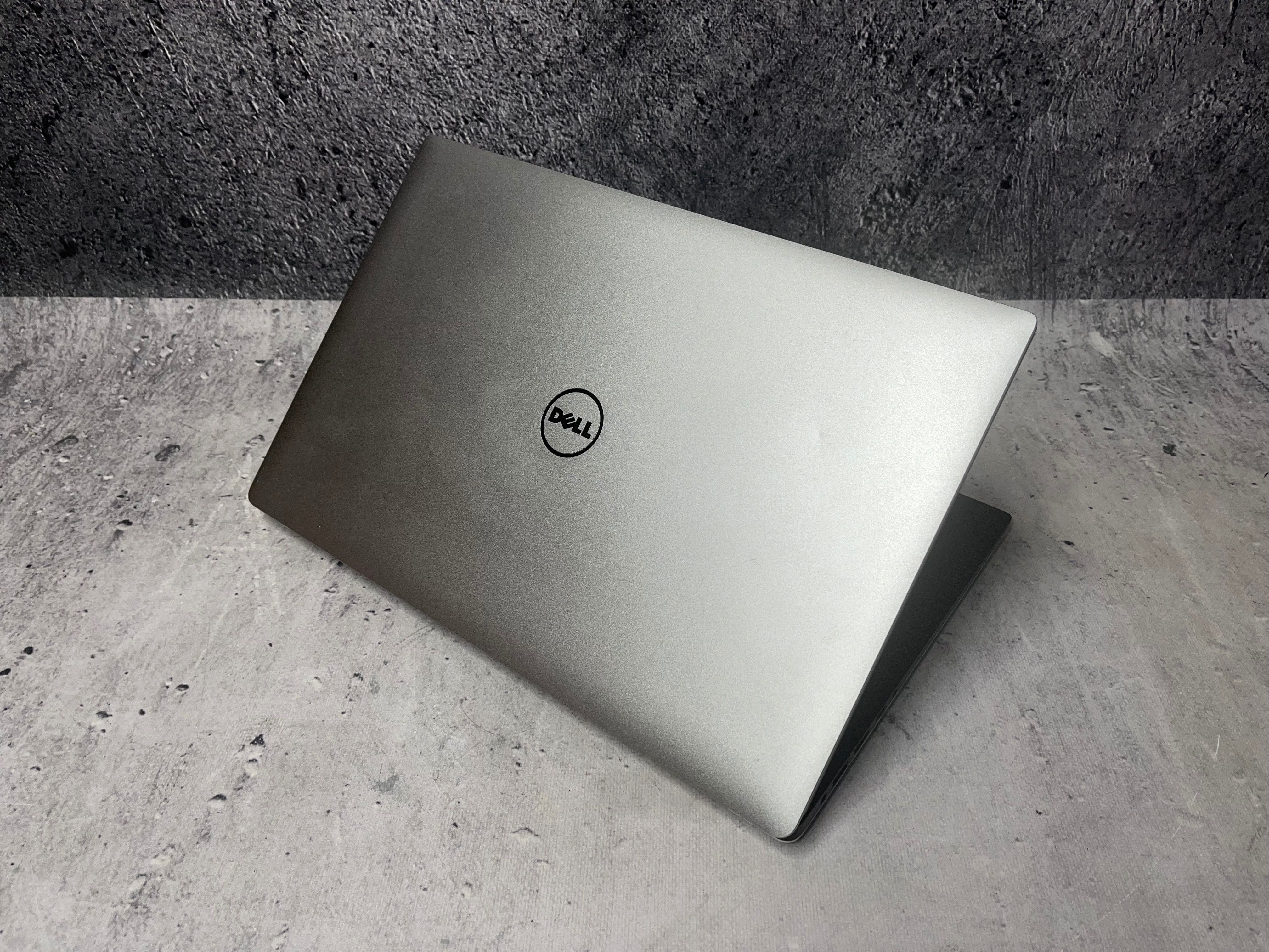 Dell Precision 5520/ i7-7820HQ/ Quadro M1200/ 32GB DDR4/ 2TB SSD/ 15.6