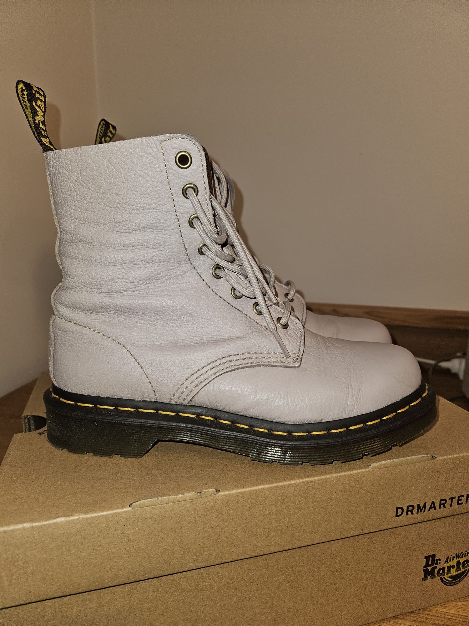 Buty Dr Martens 1460 Pascal Virginia rozm. 39