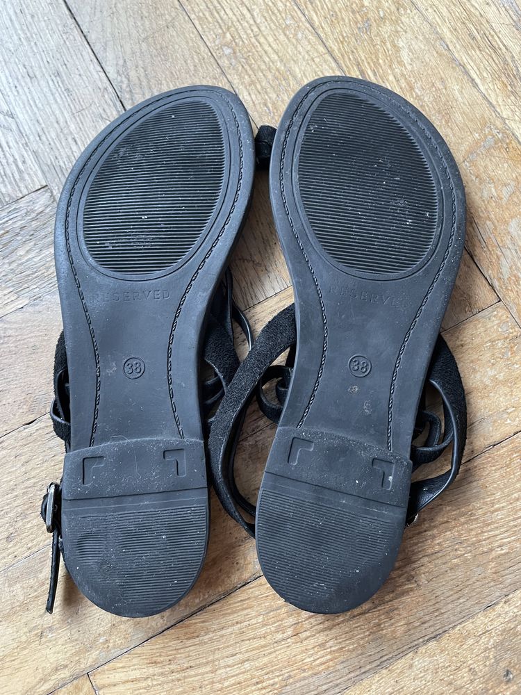 Czarne sandały Reserved 38