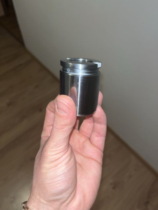 Задній лівий супорт Opel Vivaro 2/Renault 2 Trafic 01-14 ABS 520451