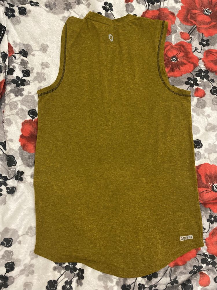 Продам фудболку оригінальну Jask&jones