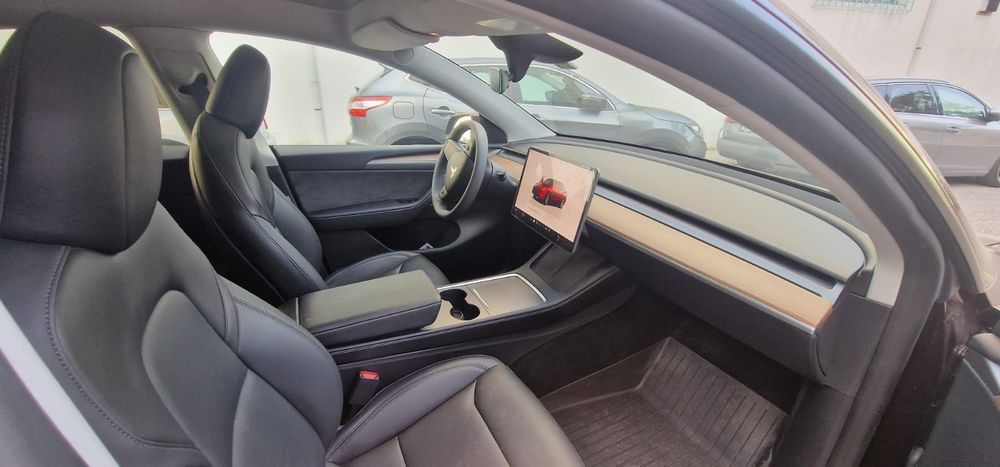 Tesla Model Y Long Range RWD