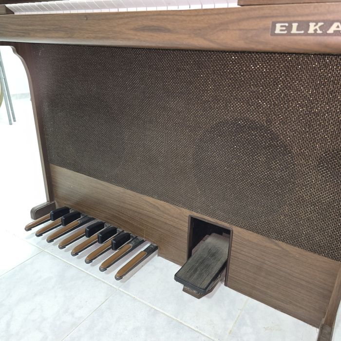 Orgão Elka E19 antigo