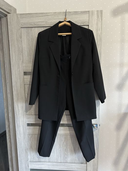 Класичний костюм жіночий брючний