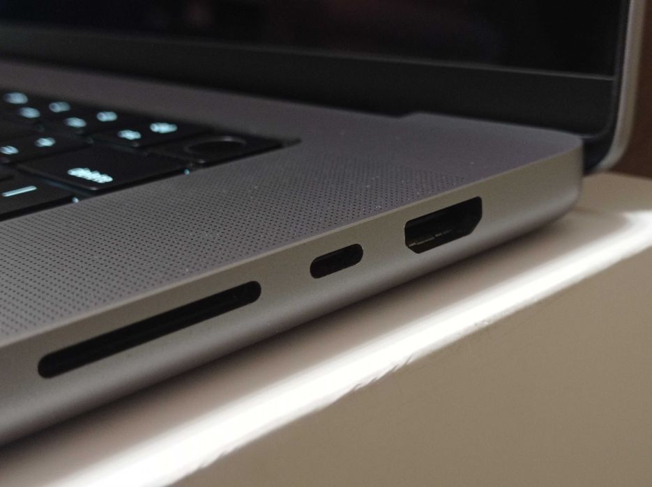 MacBook Pro 16” M1 Max 32GPU/32ram/1TB 2021 - ТОП версія по графіці!