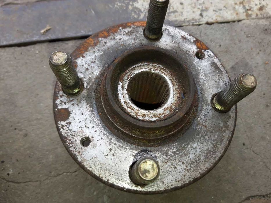 Ступица колеса sens lanos nexia nubira opel vectra B Lacetti цапфа