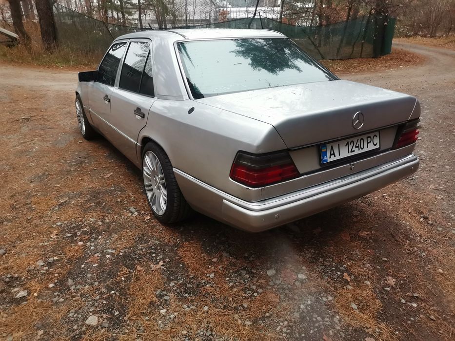 Mercedes-Benz W124