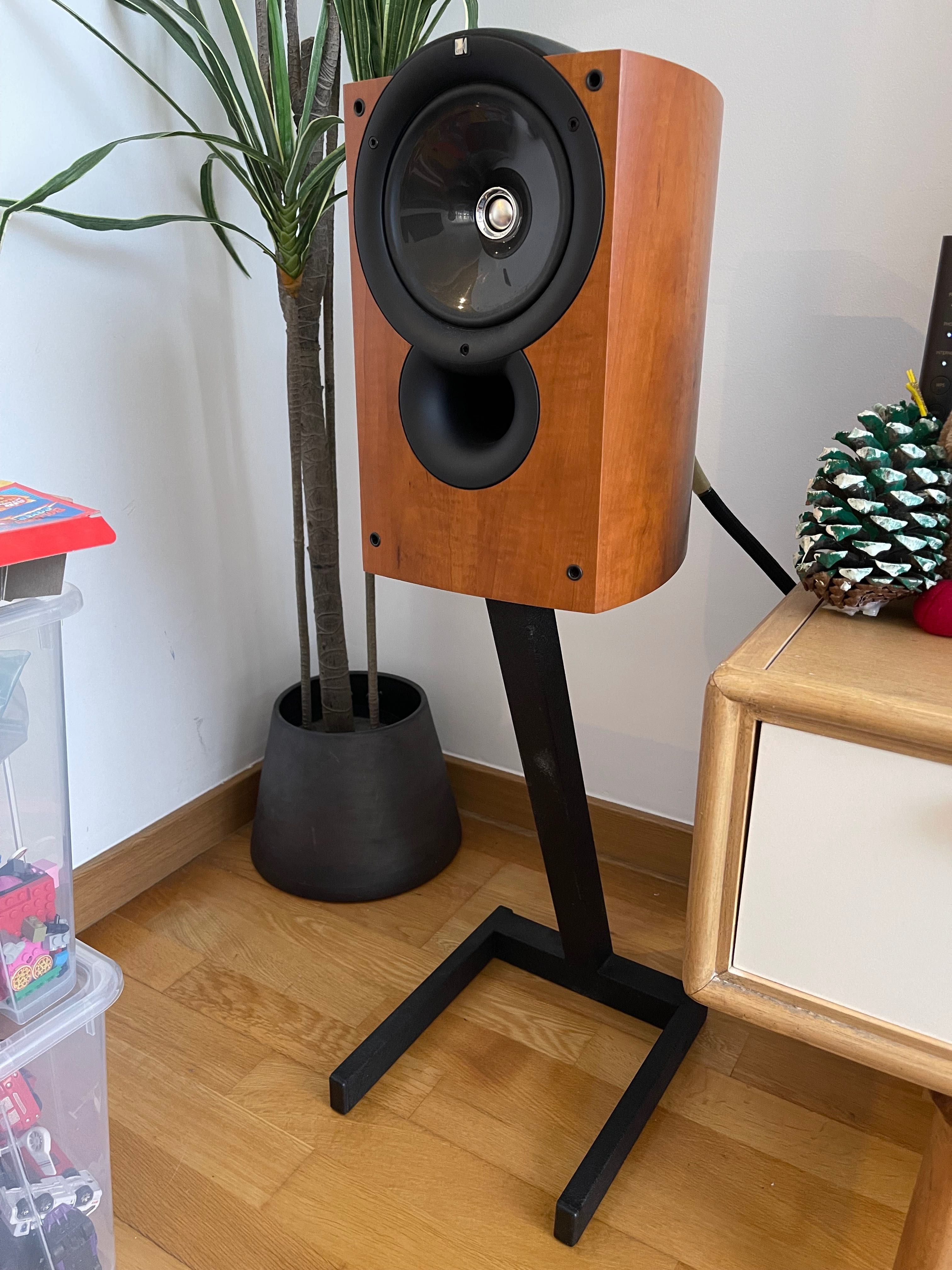 Colunas HiFi Kef Q1 (x2) + Kef Q9C (x1) + 2x Suportes