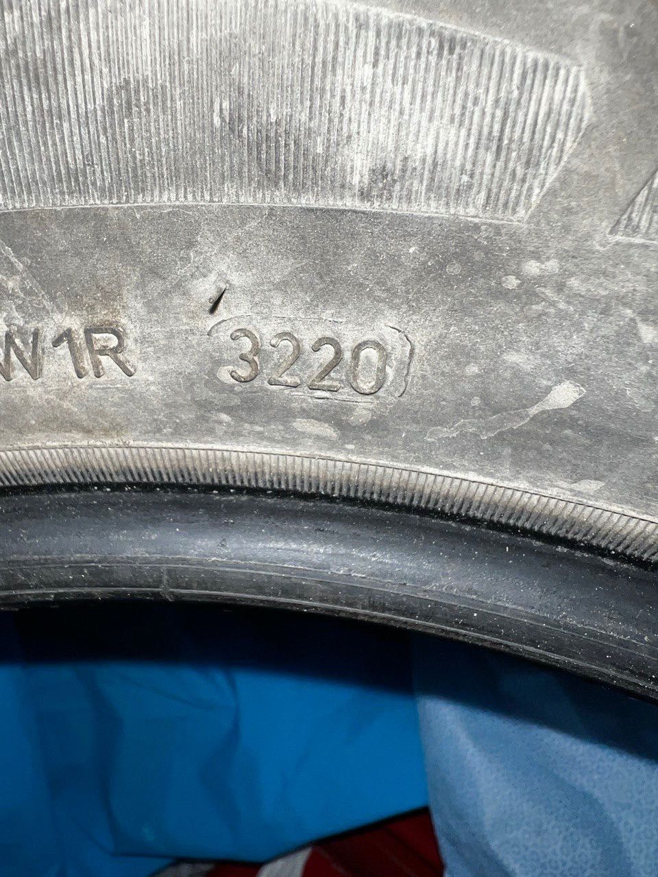 225 65 R17 Good Year Ultra Grip Performance SUV зимові