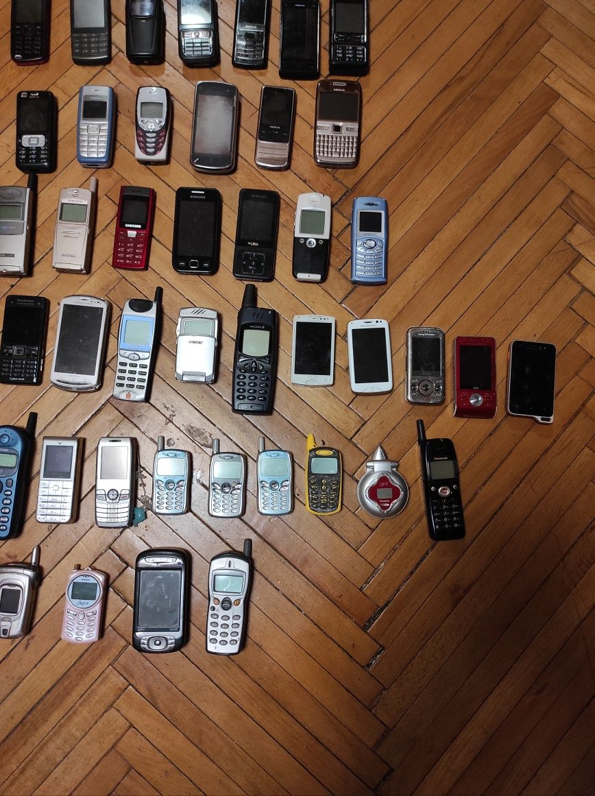 Телефоны раритет в коллекцию